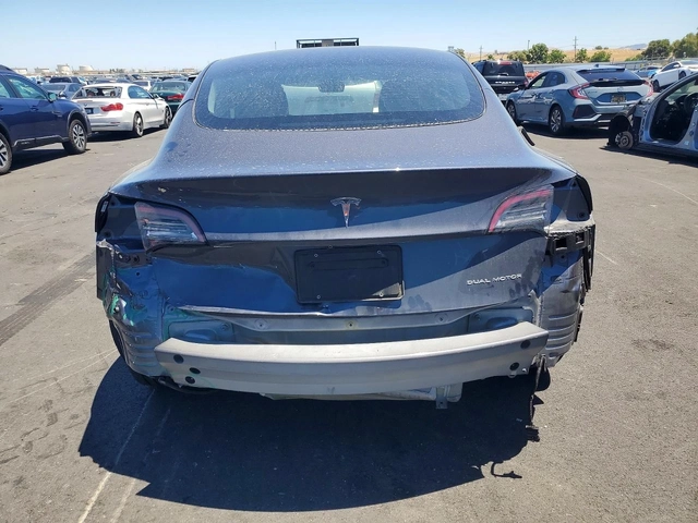 Tesla Model 3 AWD - автомобили, коли, обяви за нови и употребявани 4