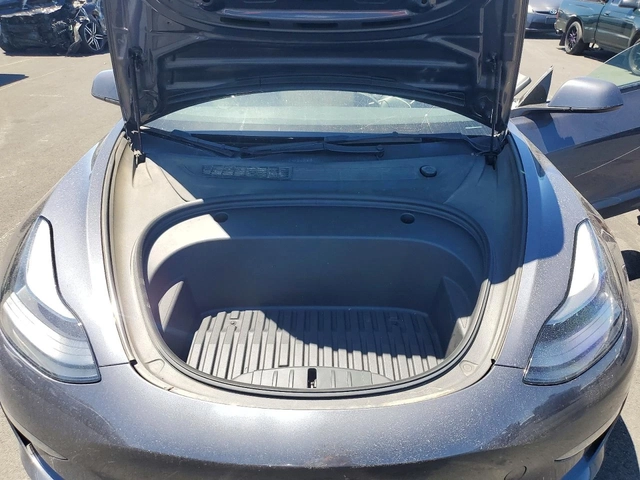 Tesla Model 3 AWD - автомобили, коли, обяви за нови и употребявани 10