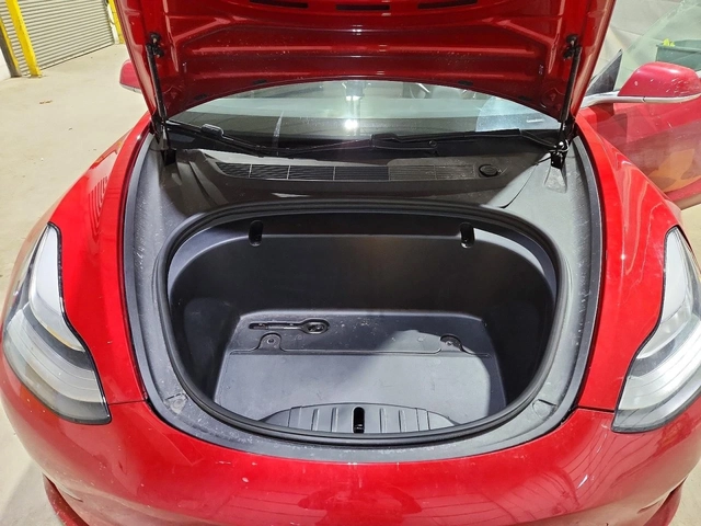 Tesla Model 3 Standard Range RWD - автомобили, коли, обяви за нови и употребявани 9