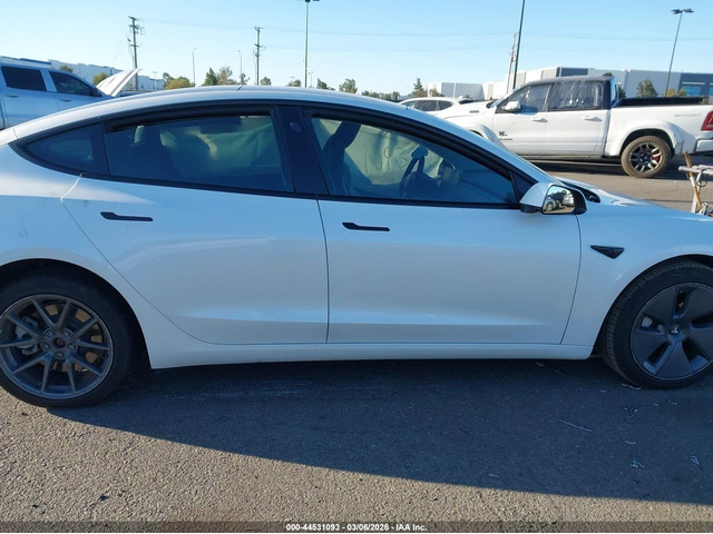 Tesla Model 3 ELECTRIC All Wheel Drive - автомобили, коли, обяви за нови и употребявани 13