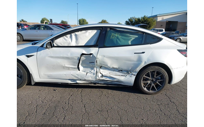 Tesla Model 3 ELECTRIC All Wheel Drive - автомобили, коли, обяви за нови и употребявани 14