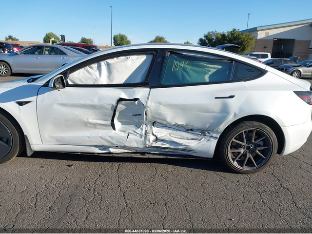 Tesla Model 3 ELECTRIC All Wheel Drive - автомобили, коли, обяви за нови и употребявани 14