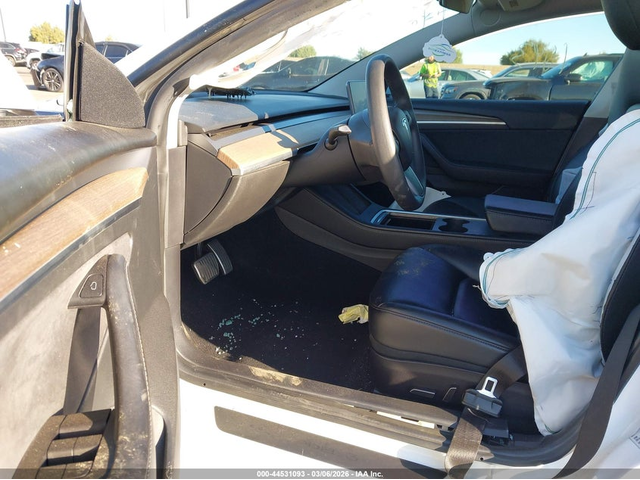 Tesla Model 3 ELECTRIC All Wheel Drive - автомобили, коли, обяви за нови и употребявани 4