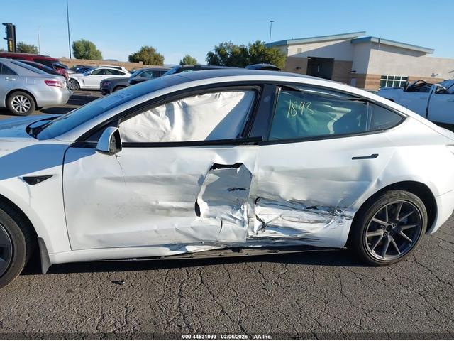 Tesla Model 3 ELECTRIC All Wheel Drive - автомобили, коли, обяви за нови и употребявани 5