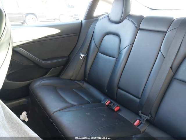 Tesla Model 3 ELECTRIC All Wheel Drive - автомобили, коли, обяви за нови и употребявани 7