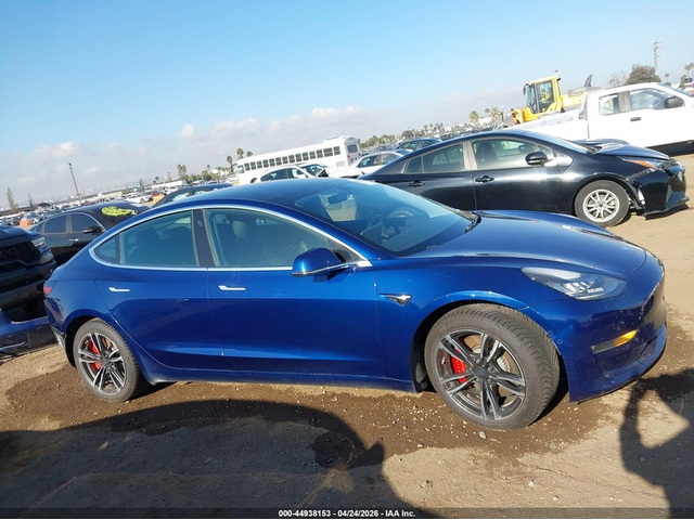 Tesla Model 3 ELECTRIC All Wheel Drive - автомобили, коли, обяви за нови и употребявани 13