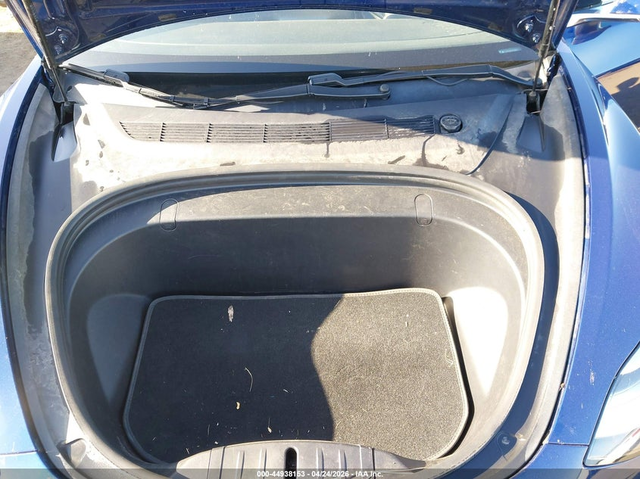 Tesla Model 3 ELECTRIC All Wheel Drive - автомобили, коли, обяви за нови и употребявани 9