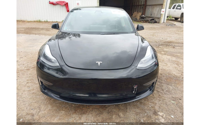 tesla-model-3-electric-rear-wheel-drive - 5