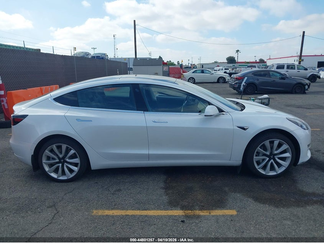 Tesla Model 3 ELECTRIC Rear Wheel Drive - автомобили, коли, обяви за нови и употребявани 12