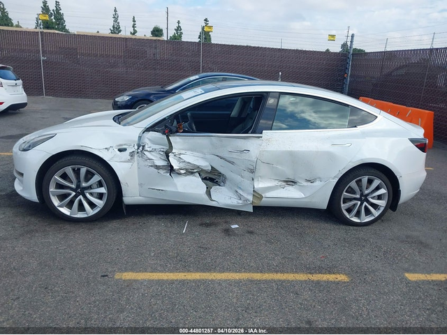 Tesla Model 3 ELECTRIC Rear Wheel Drive - автомобили, коли, обяви за нови и употребявани 13