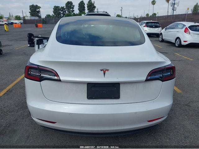 Tesla Model 3 ELECTRIC Rear Wheel Drive - автомобили, коли, обяви за нови и употребявани 15