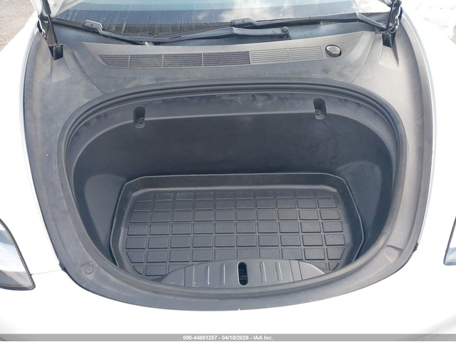 Tesla Model 3 ELECTRIC Rear Wheel Drive - автомобили, коли, обяви за нови и употребявани 9