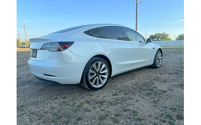 tesla-model-3-rear-wheel-drive - 3