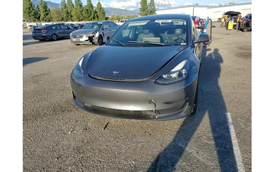 tesla-model-3-rear-wheel-drive - 0