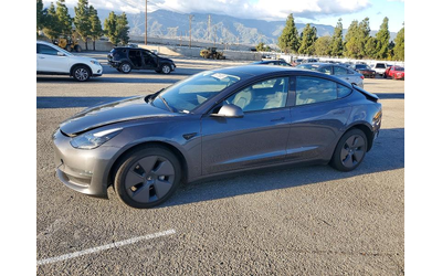 tesla-model-3-rear-wheel-drive - 1