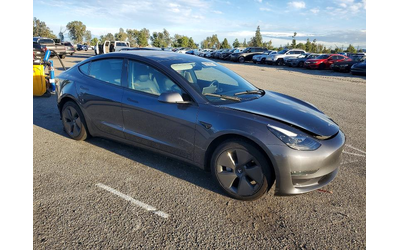 tesla-model-3-rear-wheel-drive - 4