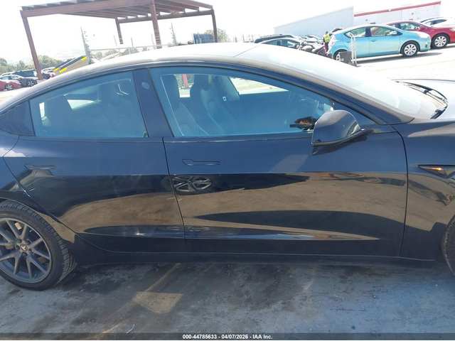 Tesla Model 3 U   U Rear Wheel Drive - автомобили, коли, обяви за нови и употребявани 12