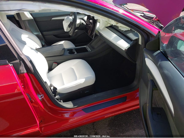 Tesla Model 3 U  U UX Rear Wheel Drive - автомобили, коли, обяви за нови и употребявани 4