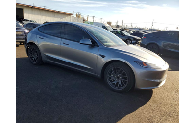 tesla-model-rear-wheel-drive - 4