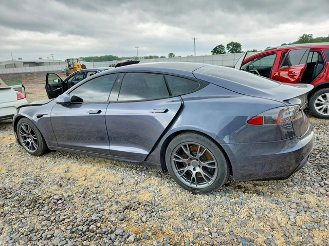 Tesla Model S PLAID - автомобили, коли, обяви за нови и употребявани 1