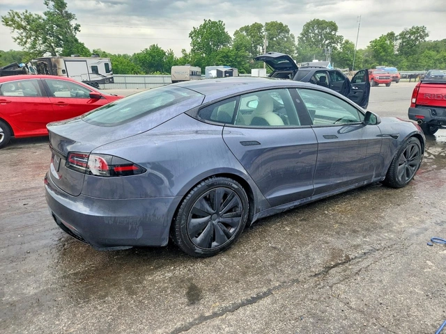 Tesla Model S AWD - автомобили, коли, обяви за нови и употребявани 2