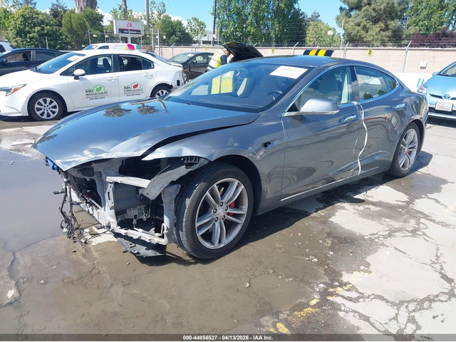 Tesla Model S ELECTRIC Rear Wheel Drive - автомобили, коли, обяви за нови и употребявани 1