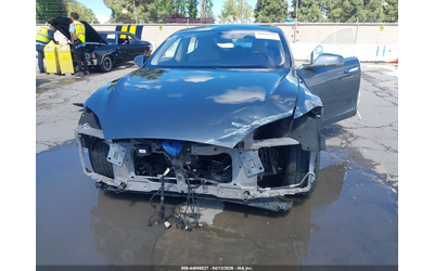 tesla-model-s-electric-rear-wheel-drive - 5