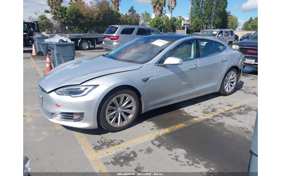 tesla-model-s-electric-rear-wheel-drive - 1