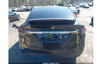 tesla-model-x - 4
