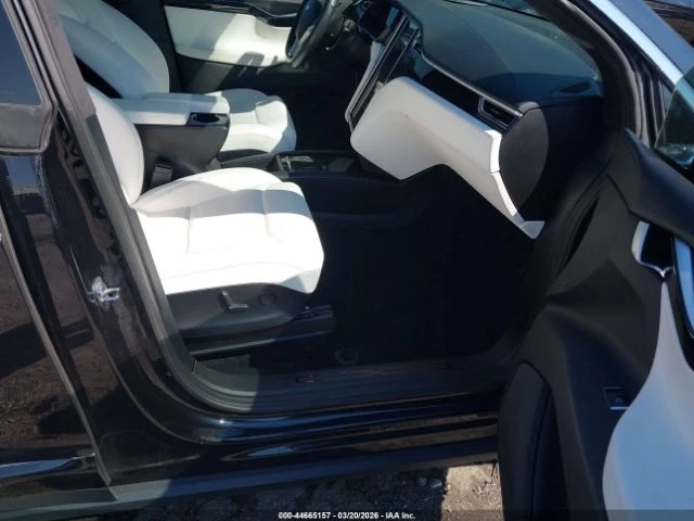 Tesla Model X 75D AWD - автомобили, коли, обяви за нови и употребявани 6