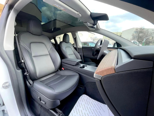 Tesla Model Y Long range* Dual motor - автомобили, коли, обяви за нови и употребявани 10