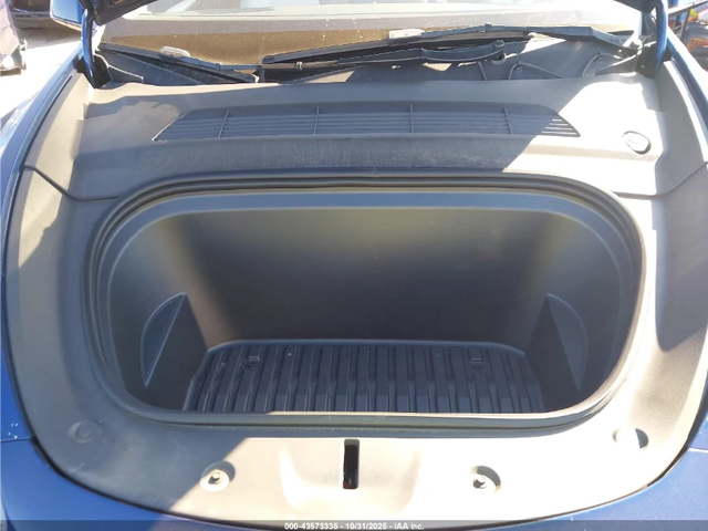 Tesla Model Y LONG RANGE DUAL MOTOR ALL-WHEEL DRIVE - автомобили, коли, обяви за нови и употребявани 13