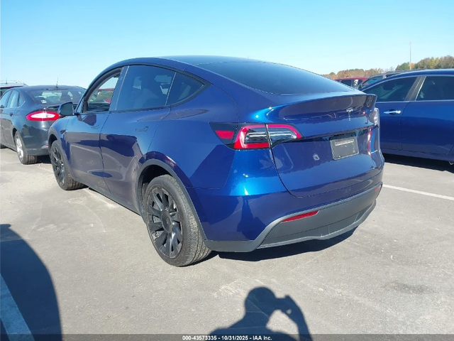 Tesla Model Y LONG RANGE DUAL MOTOR ALL-WHEEL DRIVE - автомобили, коли, обяви за нови и употребявани 5