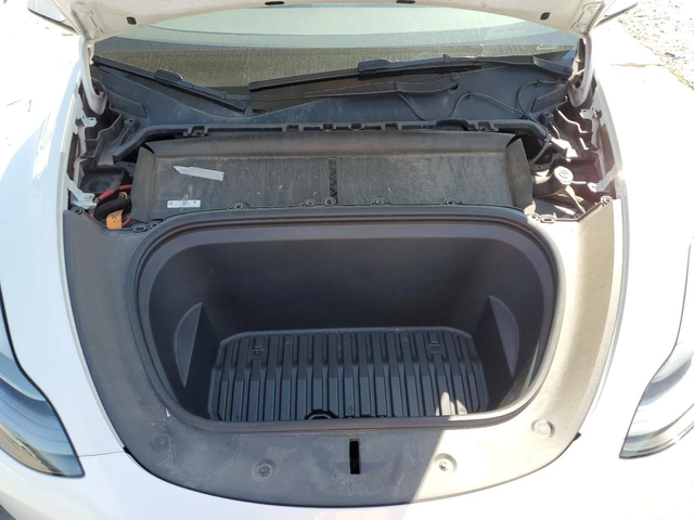 Tesla Model Y - автомобили, коли, обяви за нови и употребявани 10