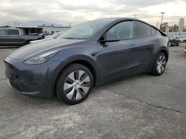 Tesla Model Y DUAL MOTOR LONG RANGE КРАЙНА ЦЕНА! - автомобили, коли, обяви за нови и употребявани 2