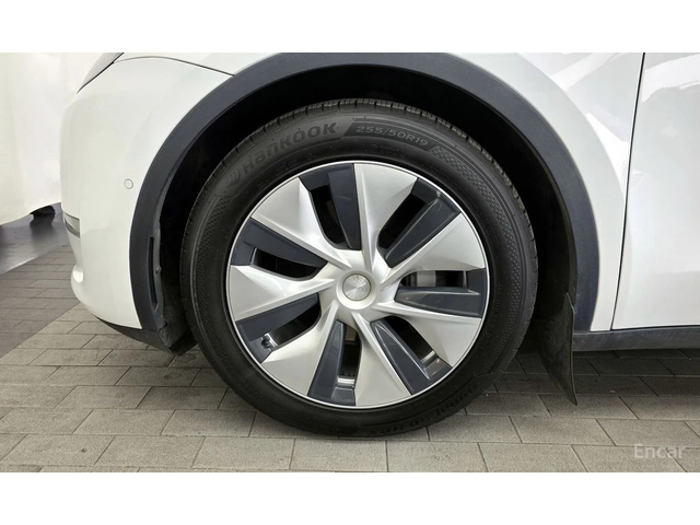 Tesla Model Y Long Range AWD* PANORAMA* - автомобили, коли, обяви за нови и употребявани 4