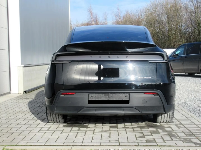 Tesla Model Y 83.1 kWh Long Range Dual Motor AWD - автомобили, коли, обяви за нови и употребявани 12