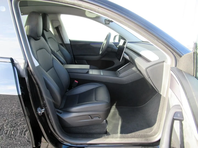 Tesla Model Y 83.1 kWh Long Range Dual Motor AWD - автомобили, коли, обяви за нови и употребявани 15