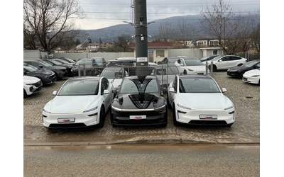 tesla-model-y - 0