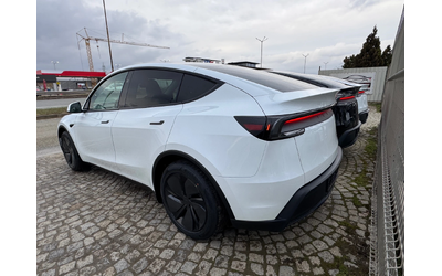 tesla-model-y - 5
