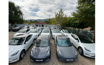 Tesla Model Y 5 км/ T A X I /350ps/60kw - автомобили, коли, обяви за нови и употребявани 14