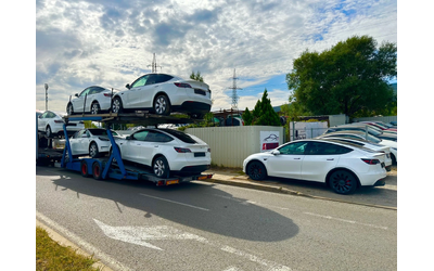 Tesla Model Y 5 км/ T A X I /350ps/60kw - автомобили, коли, обяви за нови и употребявани 16
