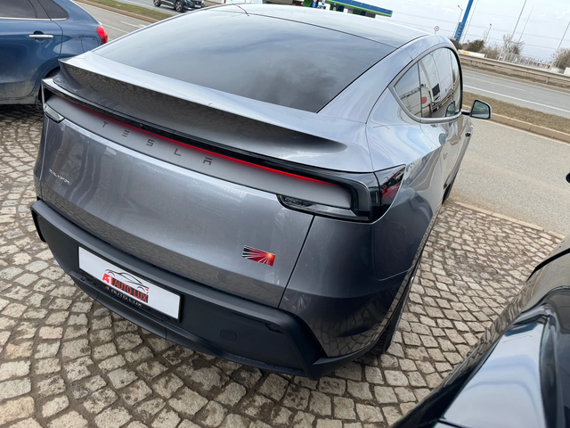 Tesla Model Y Juniper-2025\Standart, long-range 4x4 или Launch - автомобили, коли, обяви за нови и употребявани 7