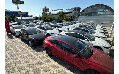 Tesla Model Y 5км/Rear-wheel drive, long range или Performancе - автомобили, коли, обяви за нови и употребявани 16