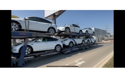 Tesla Model Y Dual Motor - автомобили, коли, обяви за нови и употребявани 10