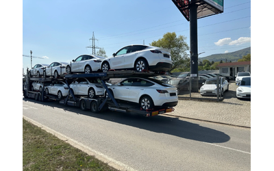 Tesla Model Y Dual Motor - автомобили, коли, обяви за нови и употребявани 12