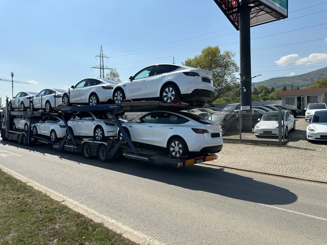 Tesla Model Y Dual Motor - автомобили, коли, обяви за нови и употребявани 12
