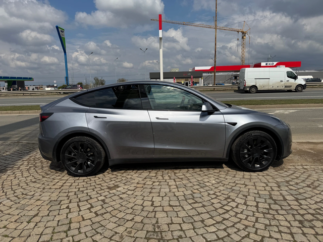 Tesla Model Y Dual Motor - автомобили, коли, обяви за нови и употребявани 1