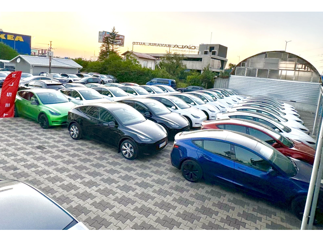 Tesla Model Y Dual Motor - автомобили, коли, обяви за нови и употребявани 4
