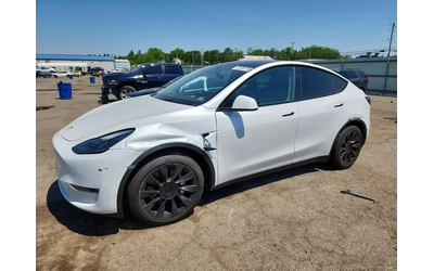 tesla-model-y - 0